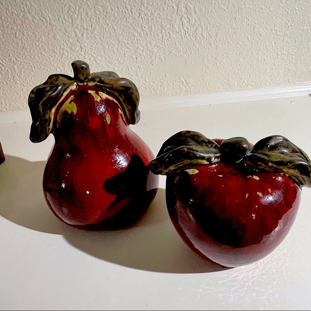 Beautifully hand painted ceramic pair of apples. Pretty green glaze highlights